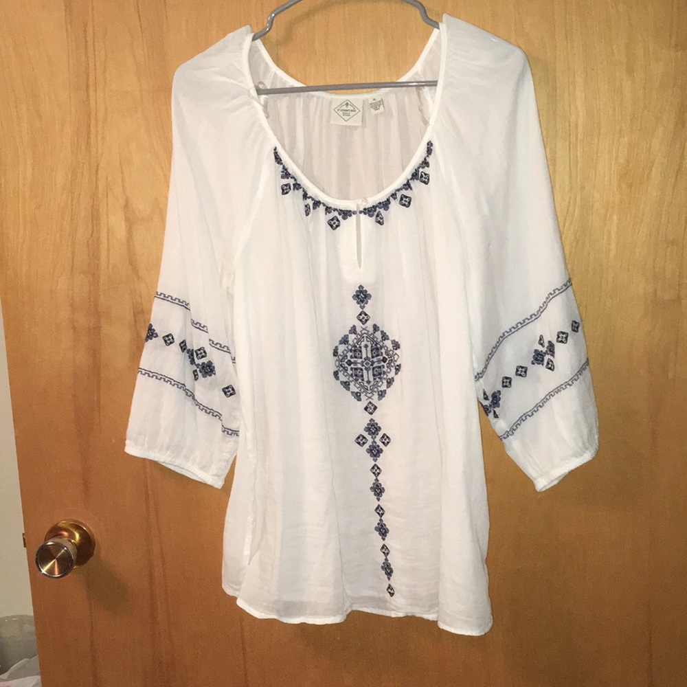3/4 sleeve embroidered shirt